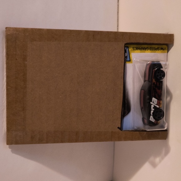 D10 Hot Wheels 16 Camaro SS  with shipping protector - Picture 3 of 3